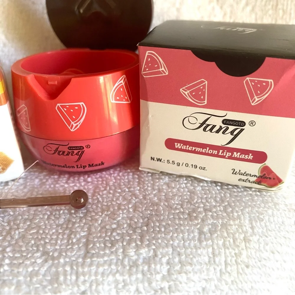 FANG lip mask