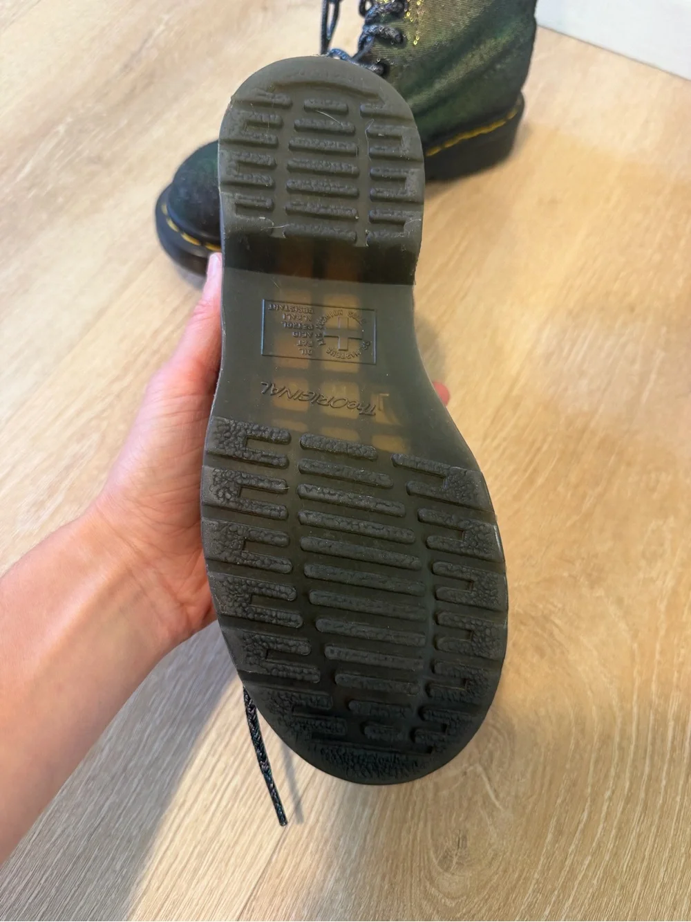 Dr. Martens kids lace