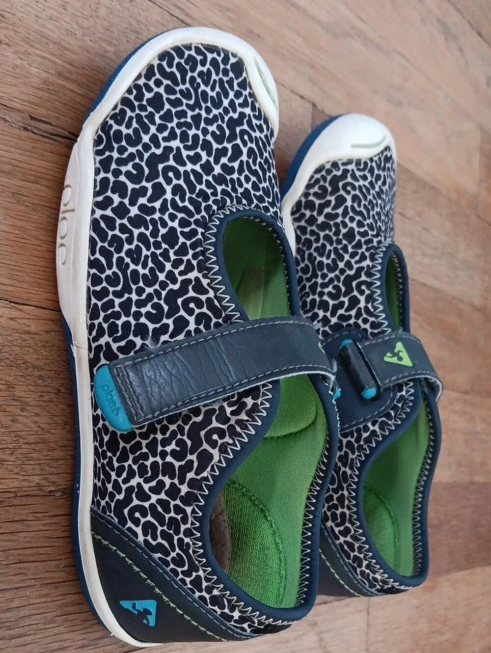 PLAE black green easy