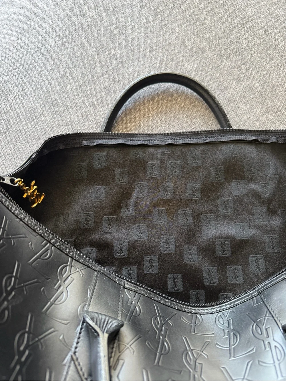 Saint Laurent daily versatile ysl