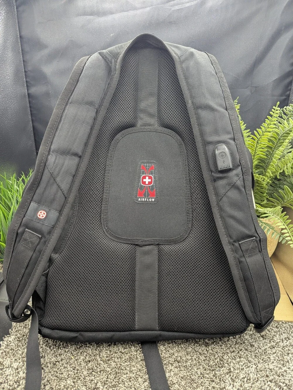 SwissGear very clean