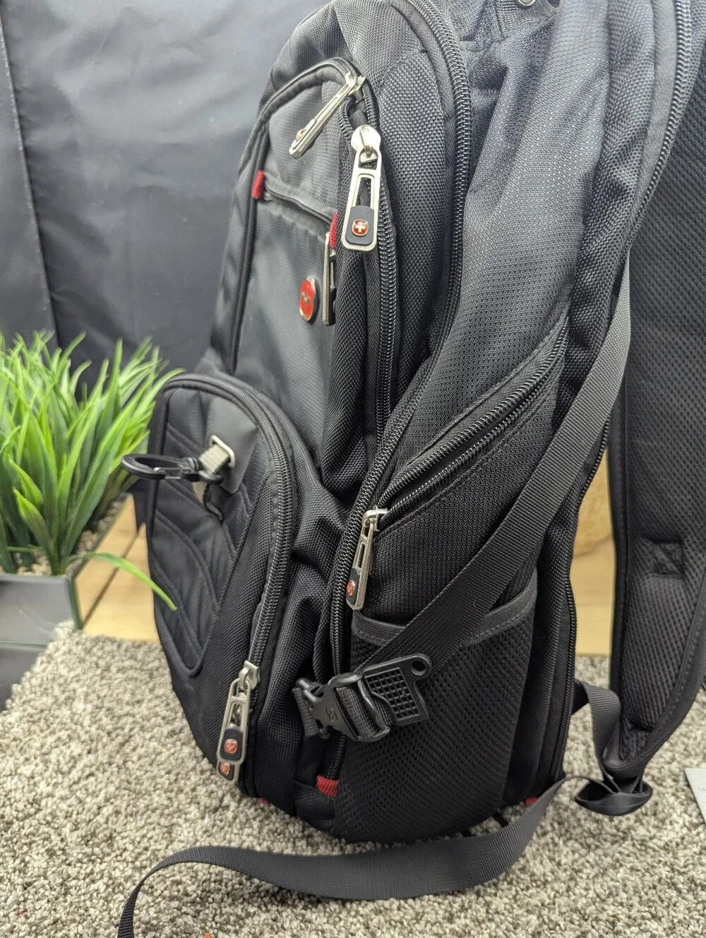 SwissGear very clean