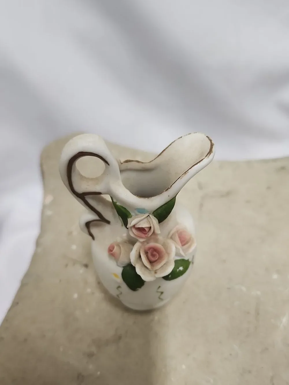 Vintage measures approximately