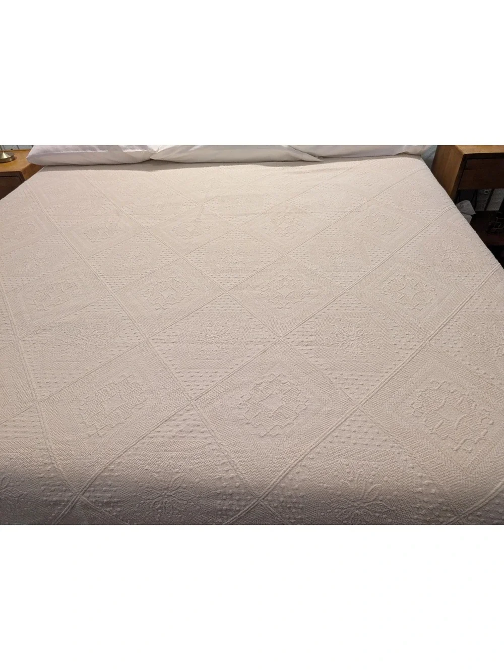Vtg King Egyptian Cotton Matelassé Coverlet  Made in Portugal  Ivory/Tan Fringed