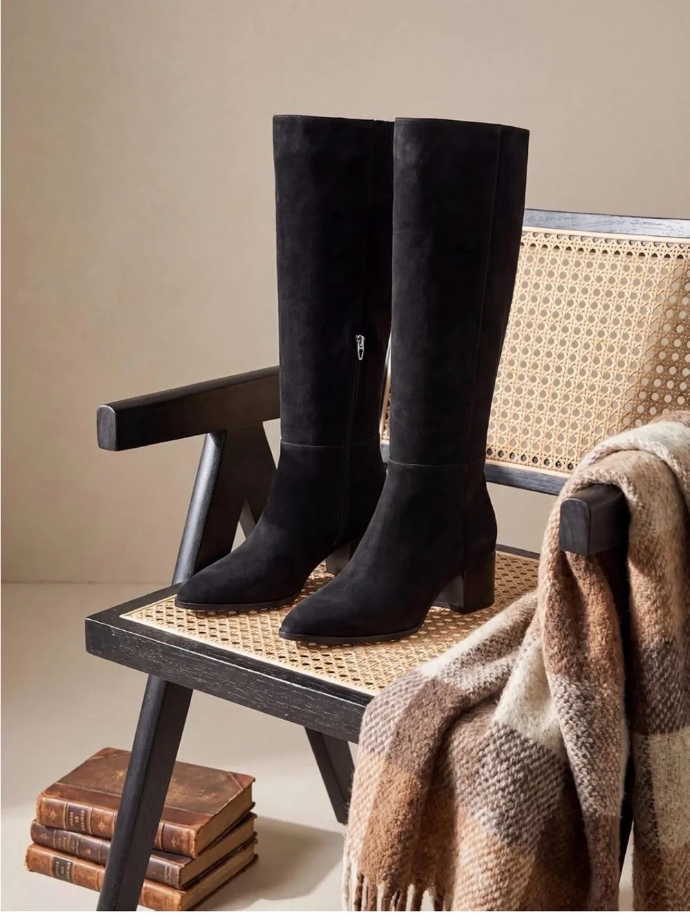 Women's knee-high boots