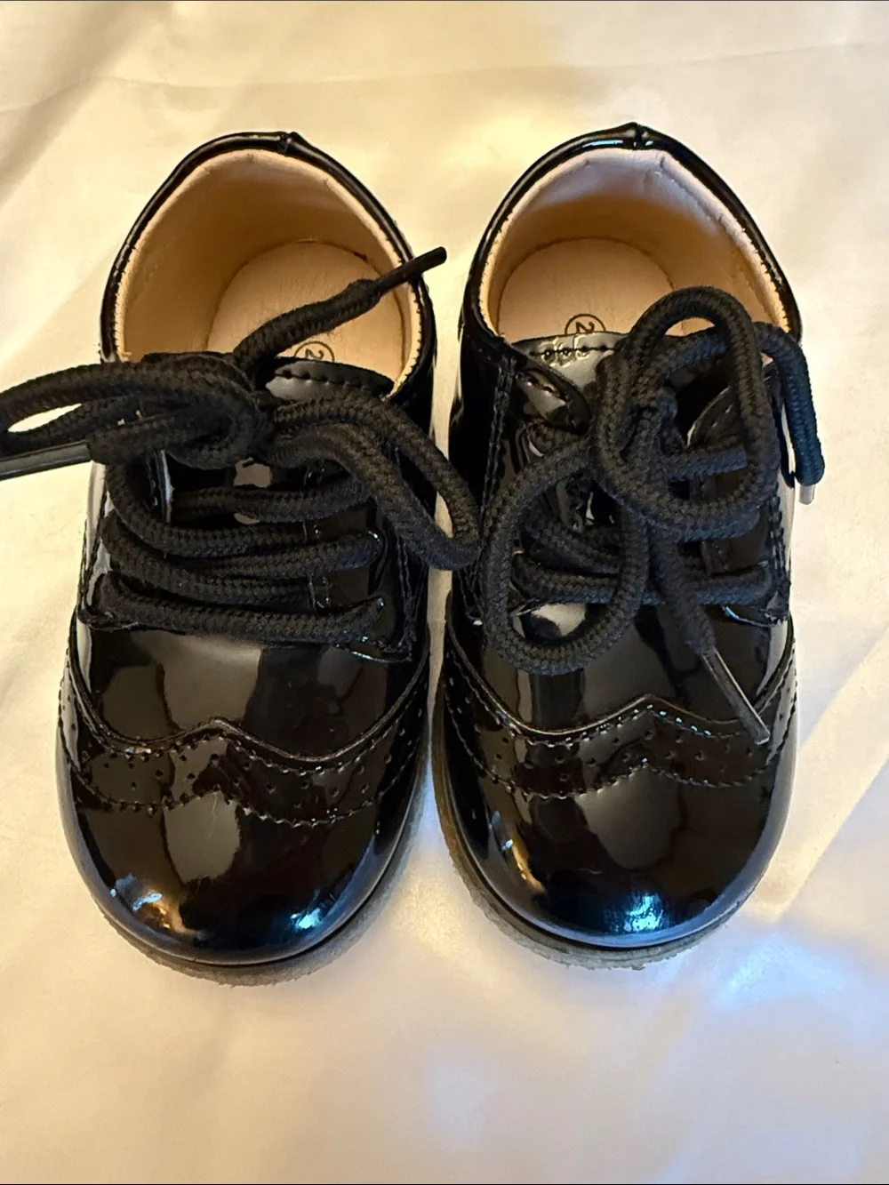Toddler Black Lace-Up Dress Shoes EU 23  roughly equates to US Toddler 7 to 7.5