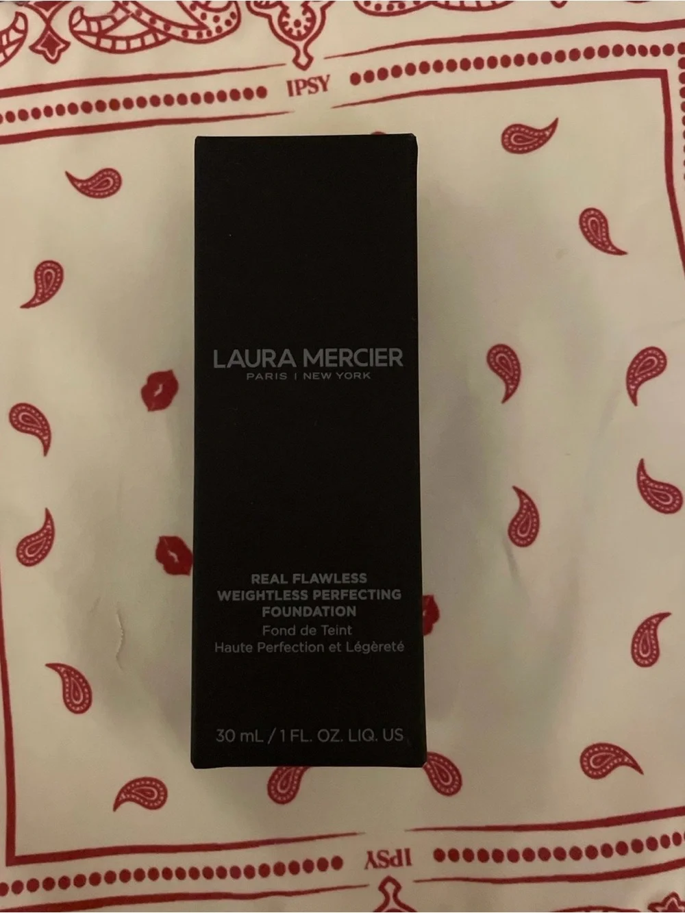 laura mercier Real Flawless Weightless Foundation - Black