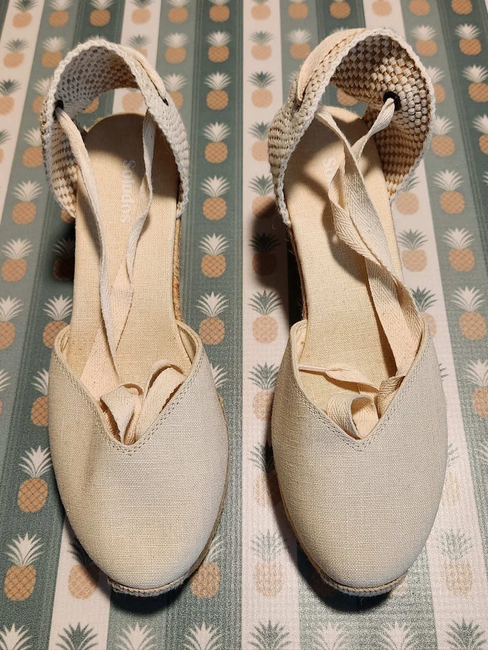 Soludos offers classic