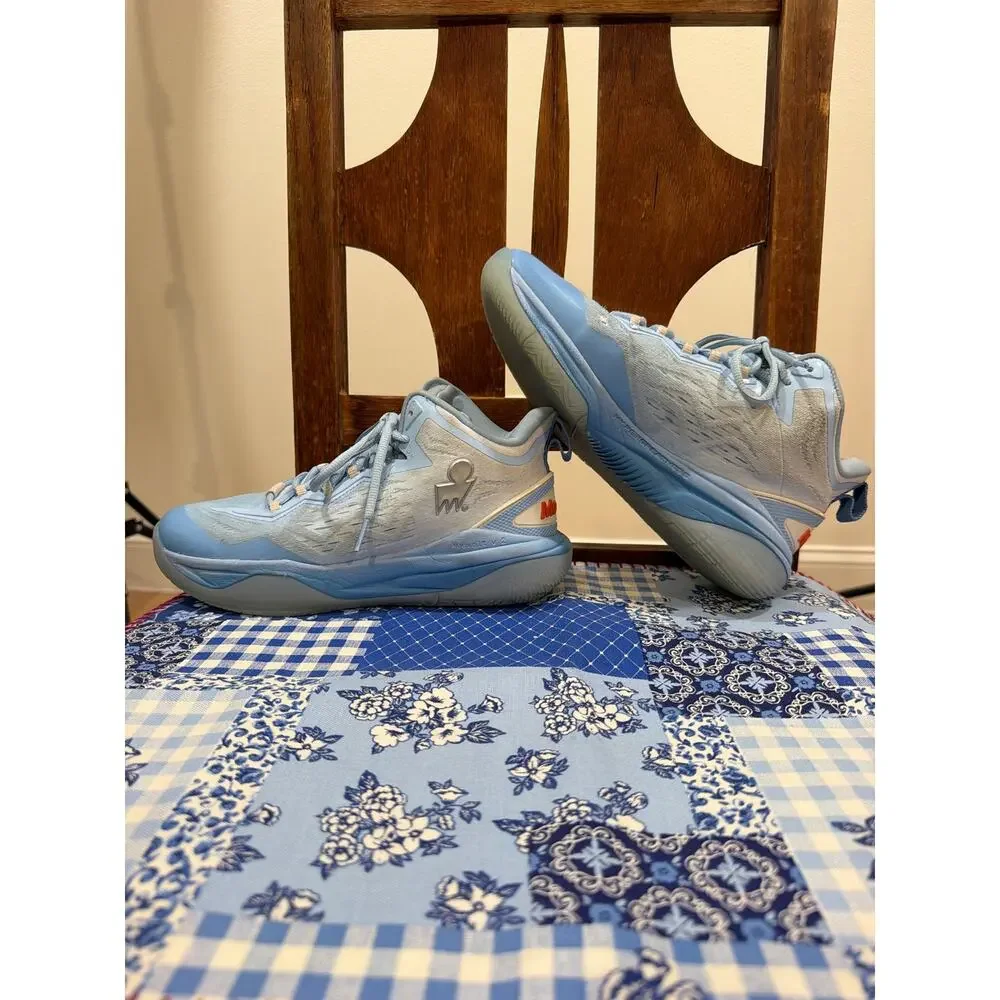 Moolah kicks women