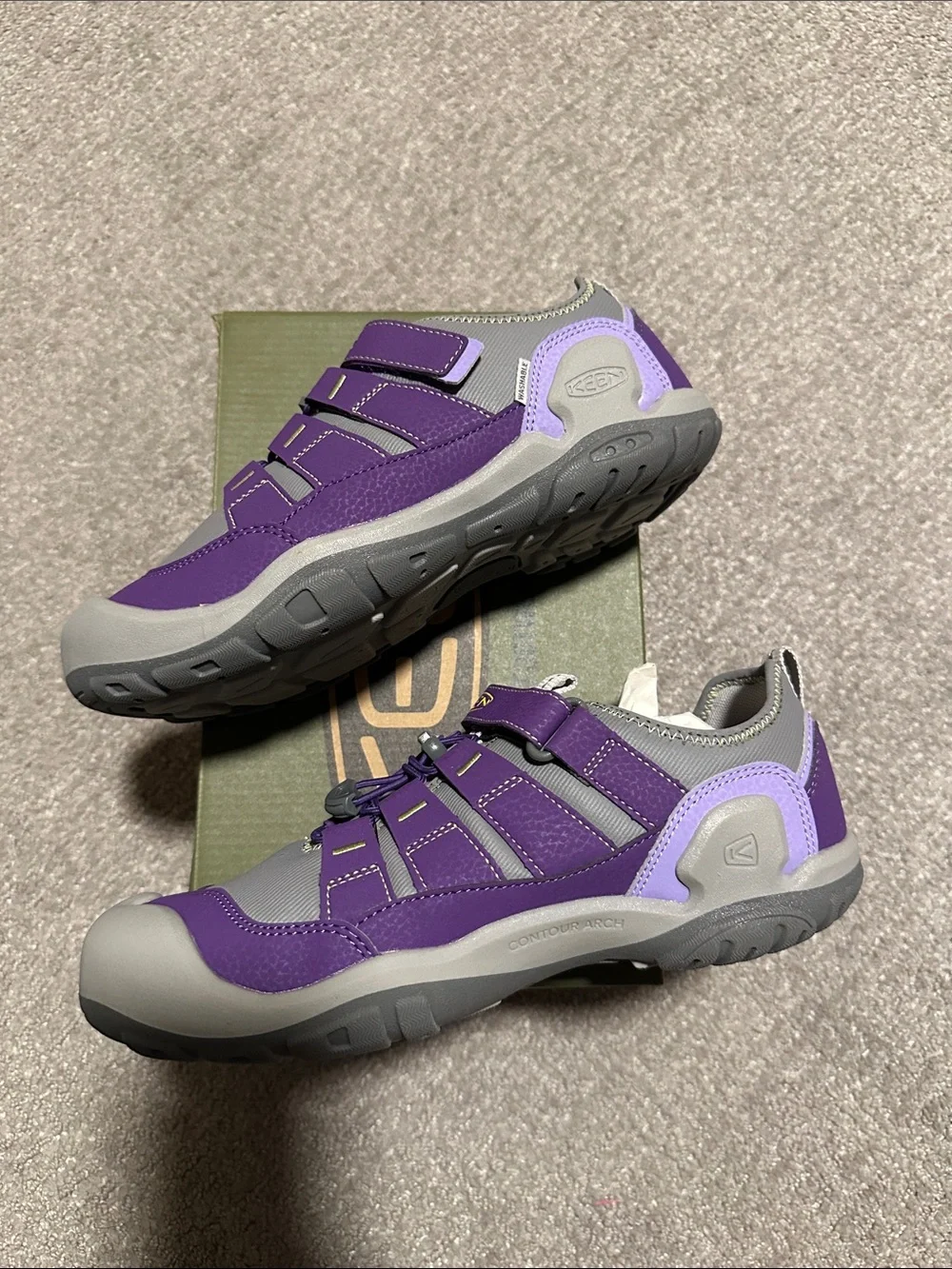 Keen lightweight shoes