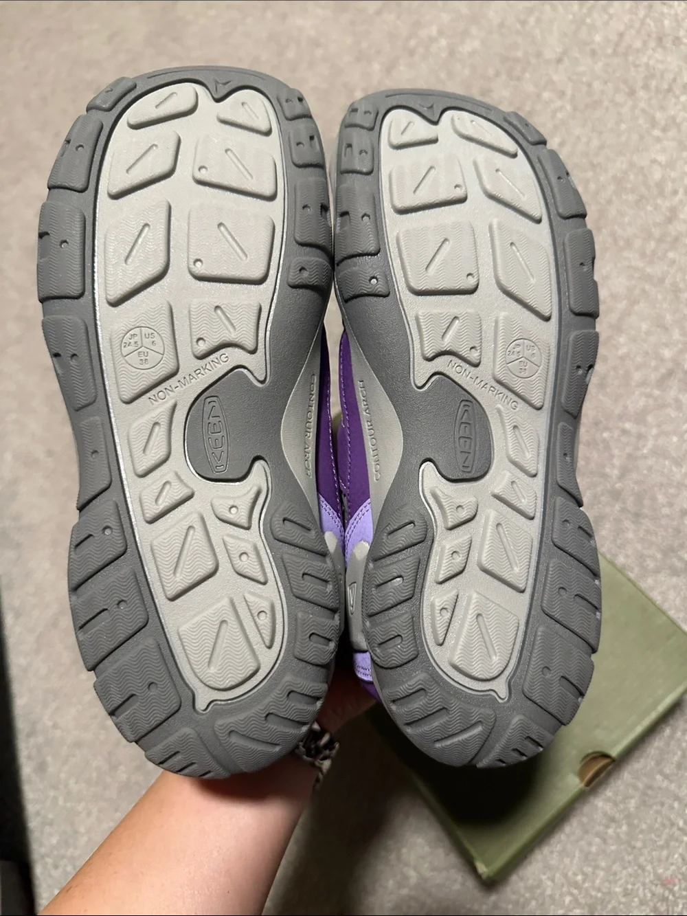 Keen lightweight shoes