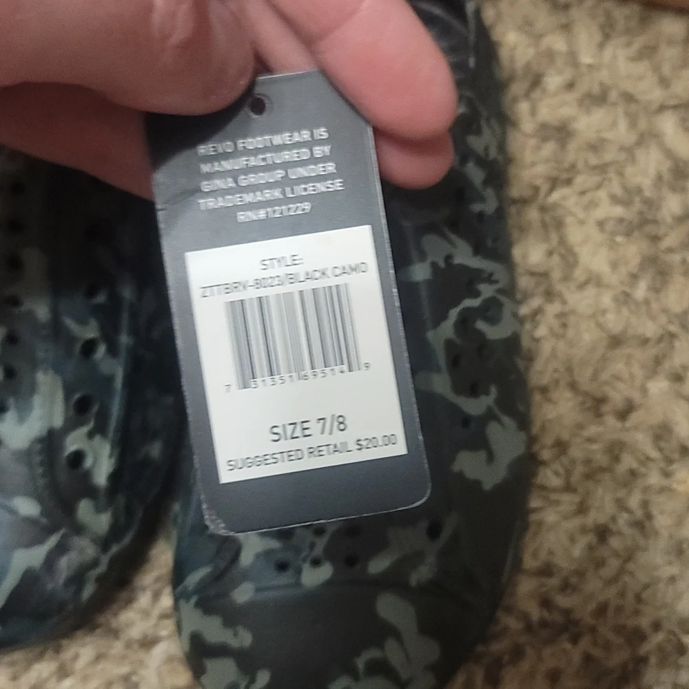 REVO TODDLER CAMO WATER SHOES/SNEAKERS: GREEN/BLACK CAMO: NWT: SZ 7/8