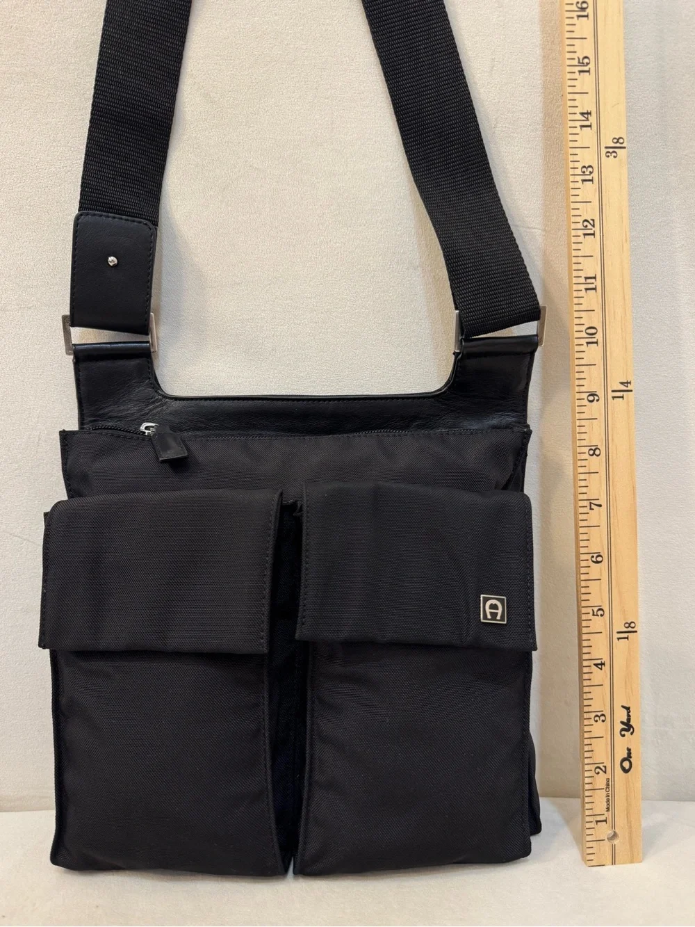 Aigner Black Men's Crossbody Organizer Shoulder Bag - Classic Everyday Style