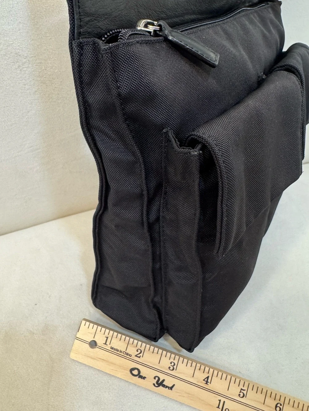 Aigner Black Men's Crossbody Organizer Shoulder Bag - Classic Everyday Style