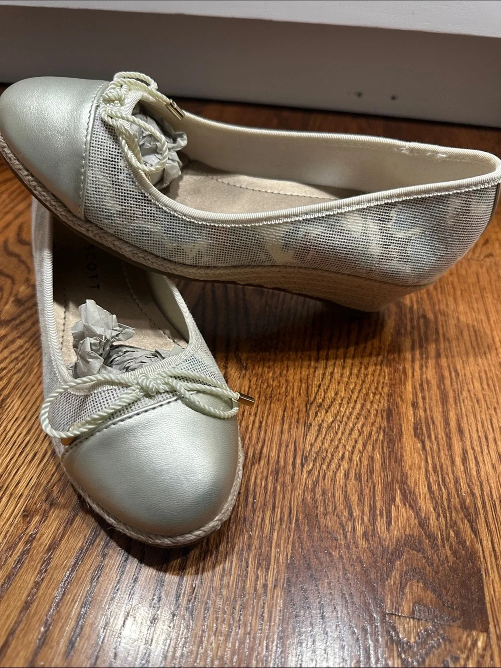 Karen Scott metallic wedge