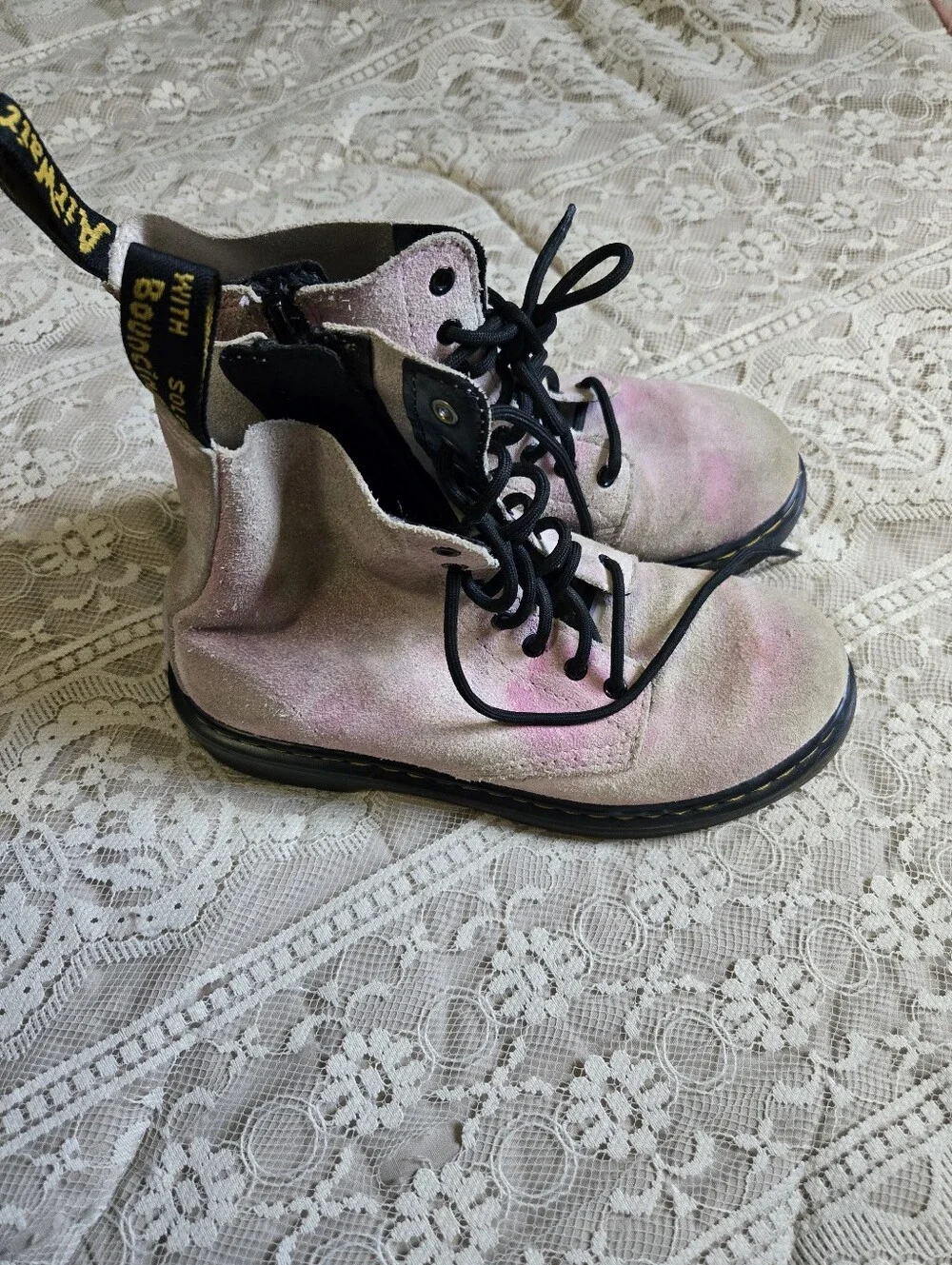 Dr. Martens tabs leather