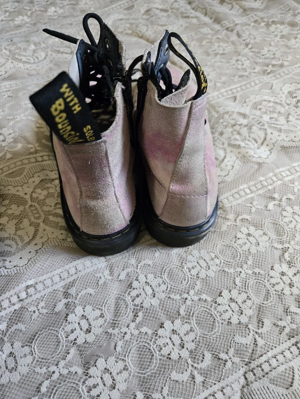 Dr. Martens easy yellow