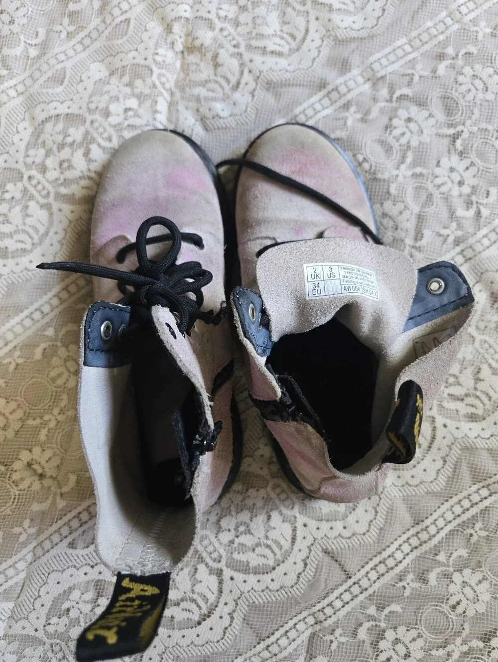 Dr. Martens grooved heel
