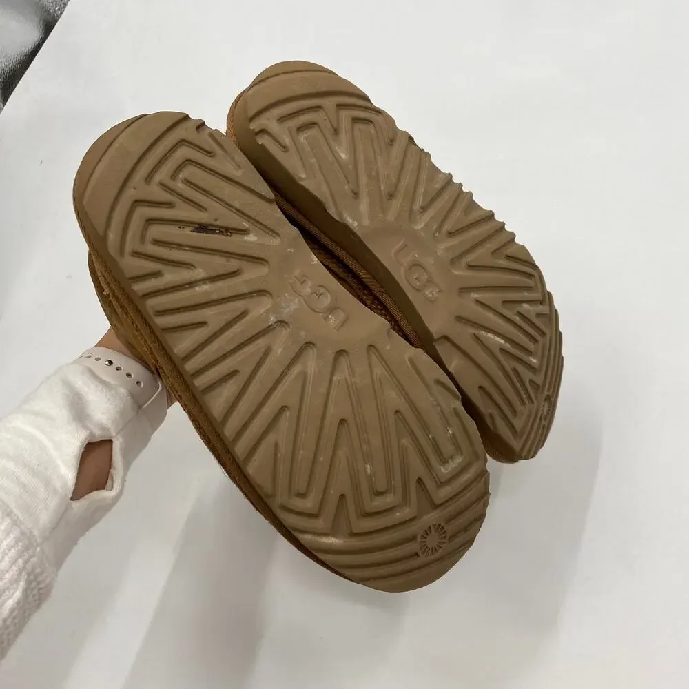 UGG‎ brown mini strap boots