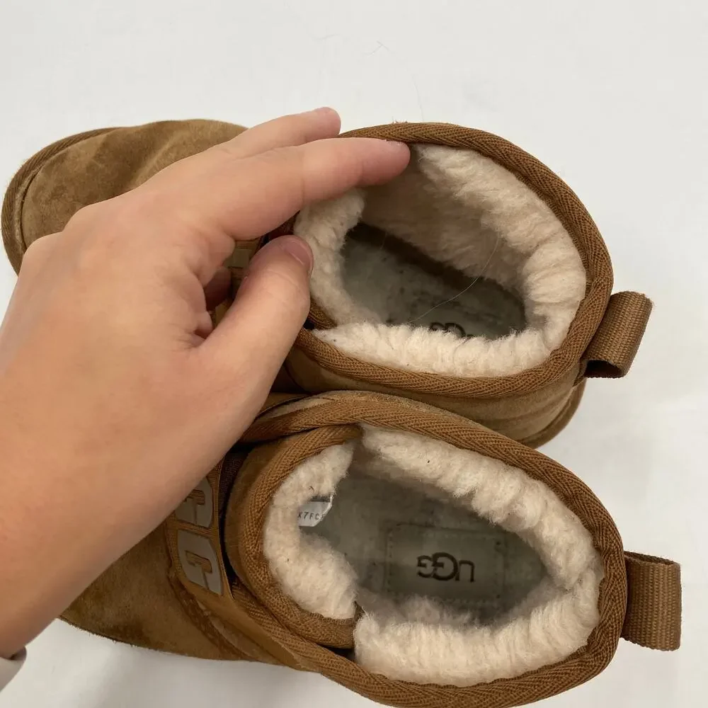 UGG‎ brown mini strap boots