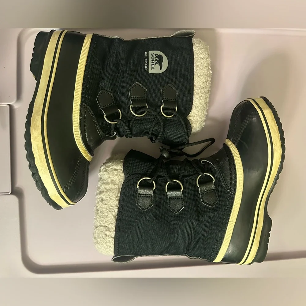 Sorel Black and Cream Winter Boots