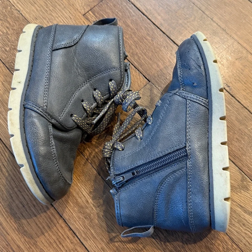 OshKosh B'gosh | Gray Chukka Boots for Toddler Boys