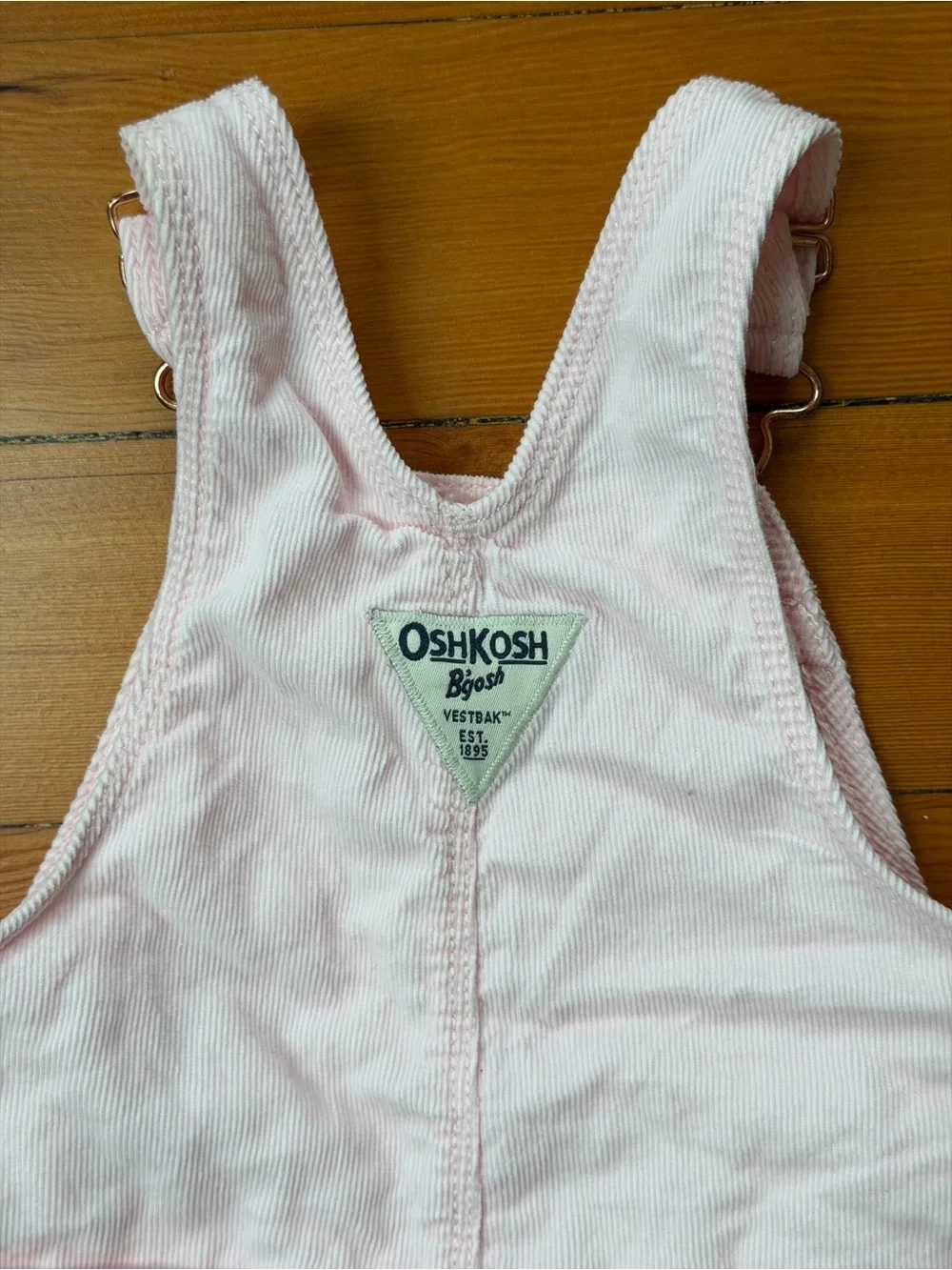 OshKosh Bgosh chest rose pocket