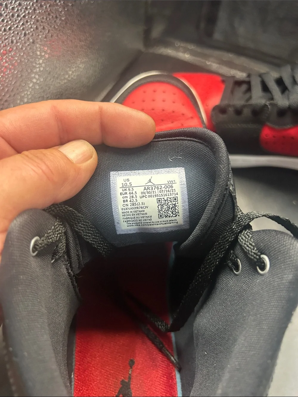 Jordan bold black