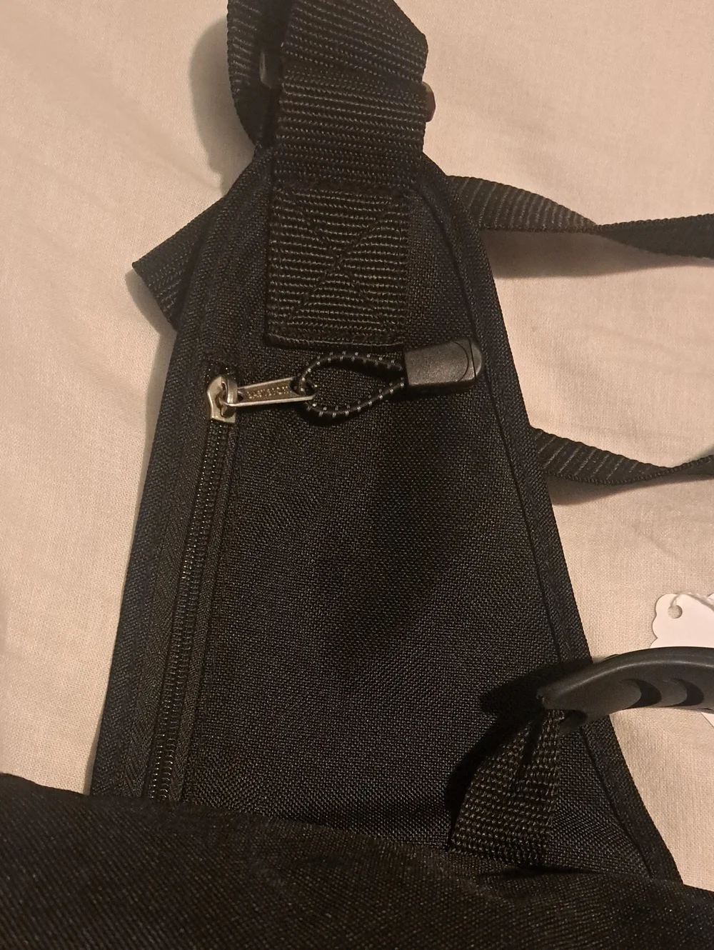 N/A black messenger