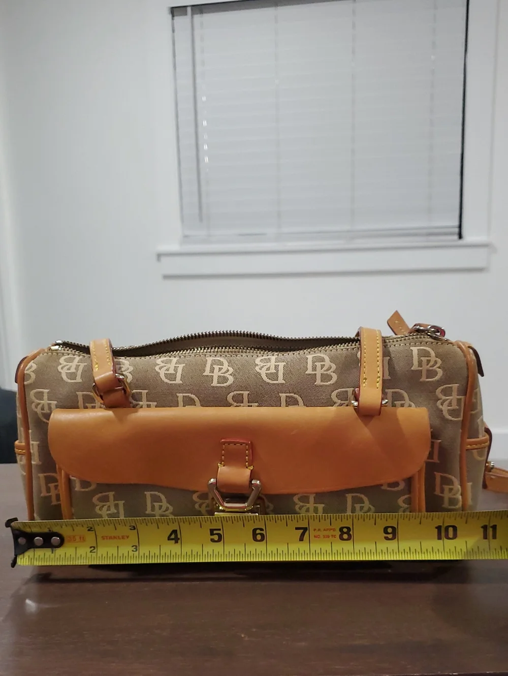 Dooney & Bourke dooney leather