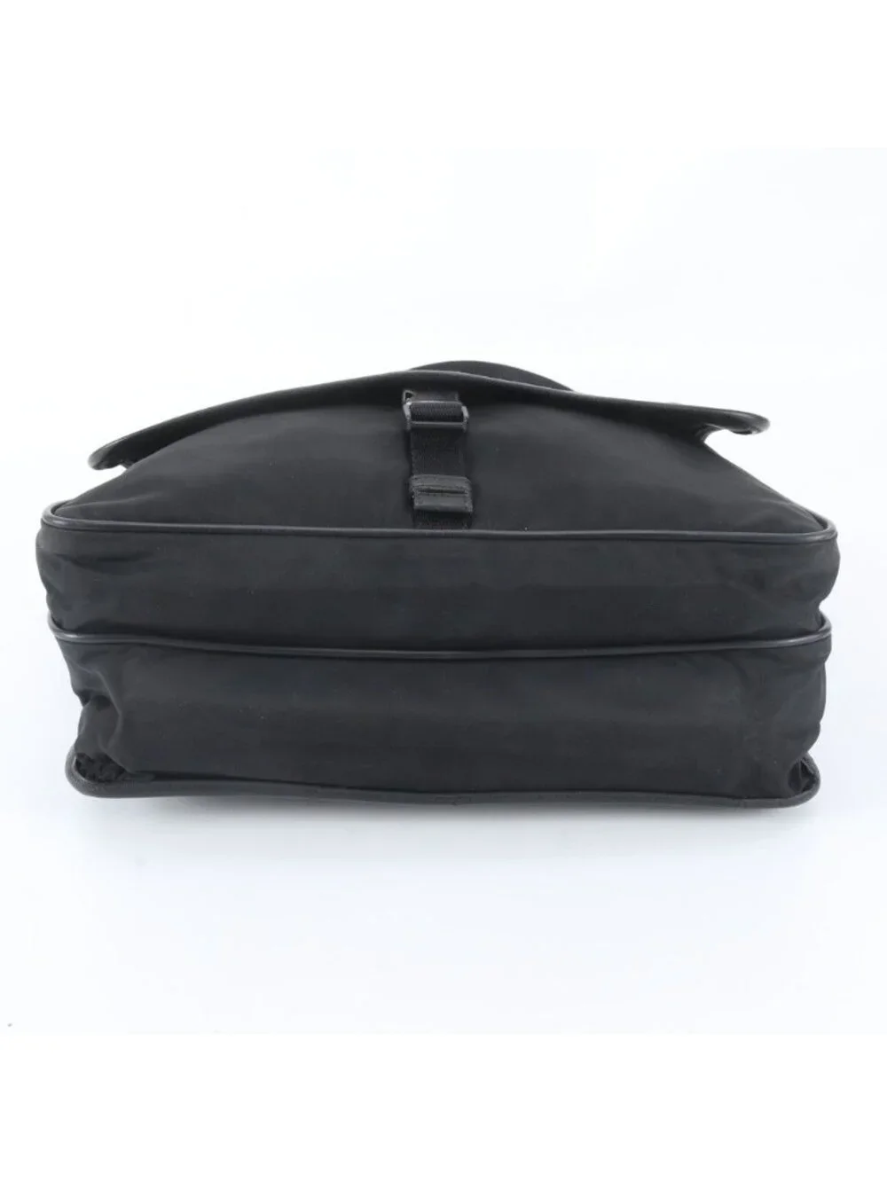 Prada 29 depth