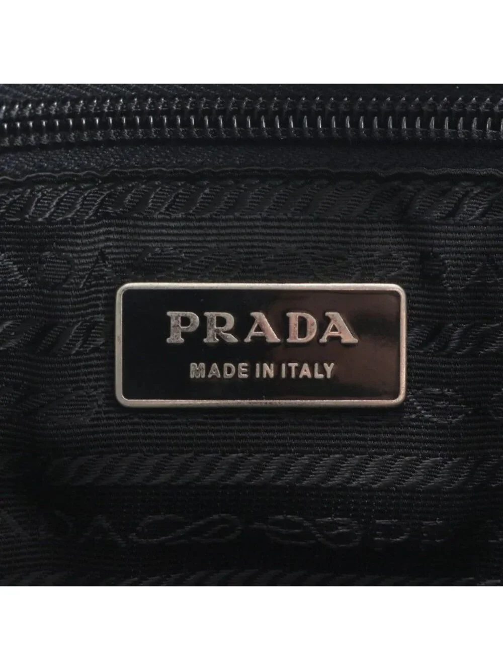 Prada closure smell carrying