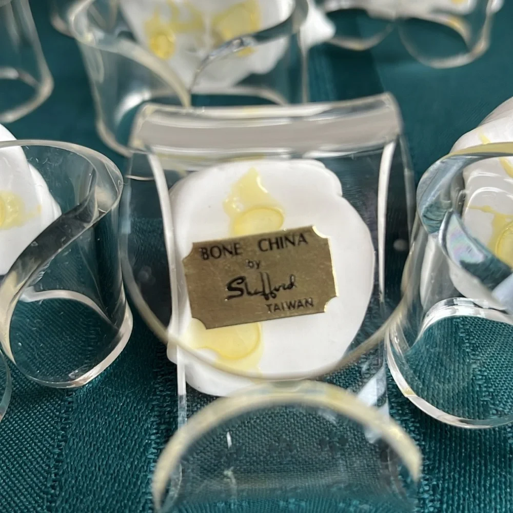 Vintage Shell Napkin Rings Seashells Acrylic Lucite Bone‎ China Conch Set 8