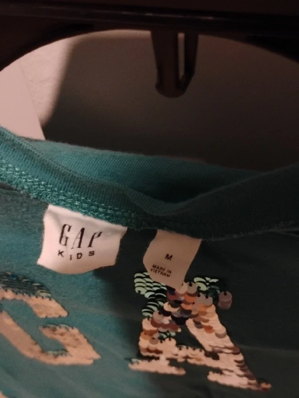 GAP logo sequin shiny
