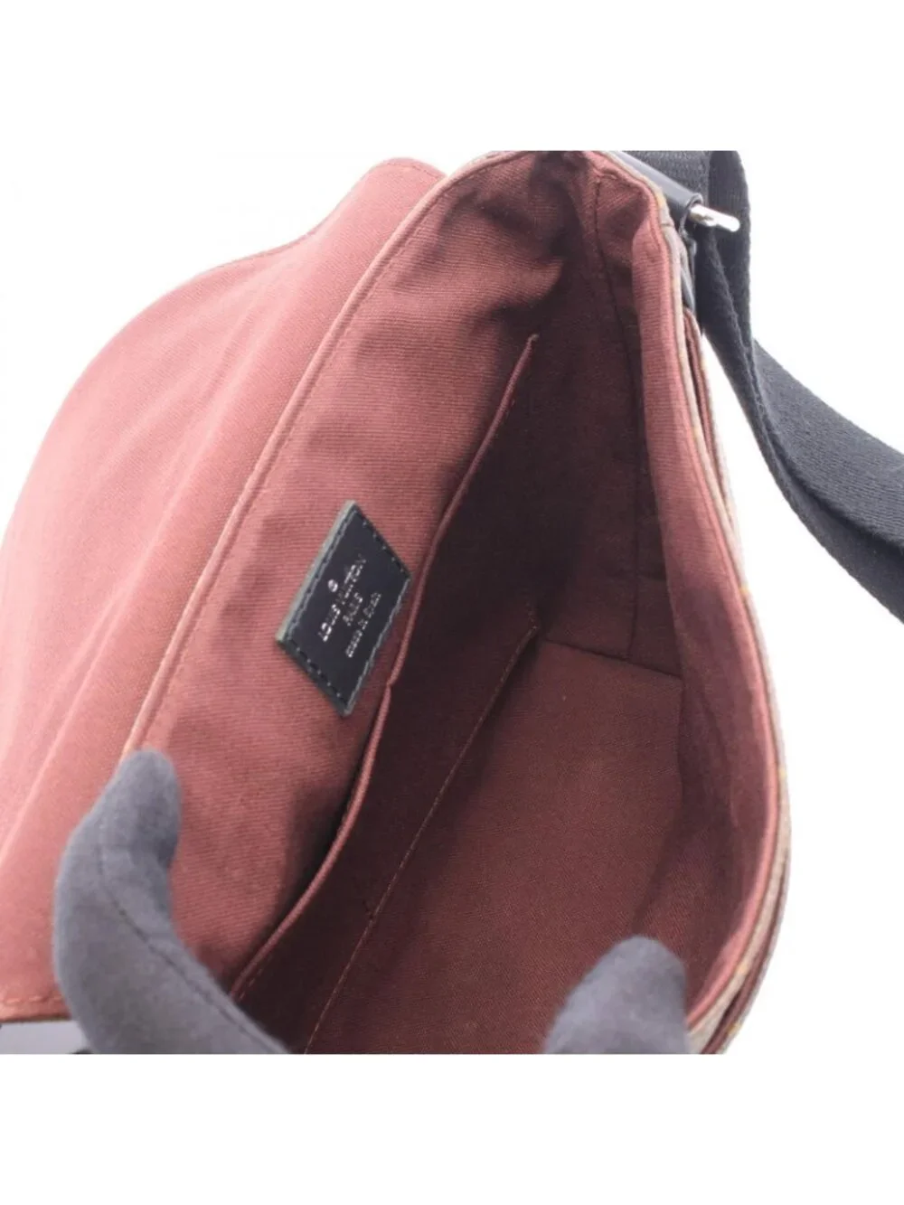 Louis Vuitton Shoulder Bag District PM Leather