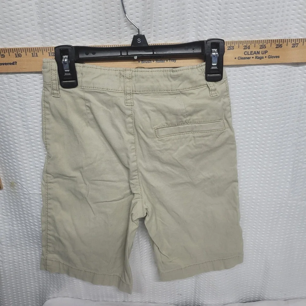 OshKosh Bgosh Boys Khaki Chino Shorts Size 7 Tan Flat Front 3H185010