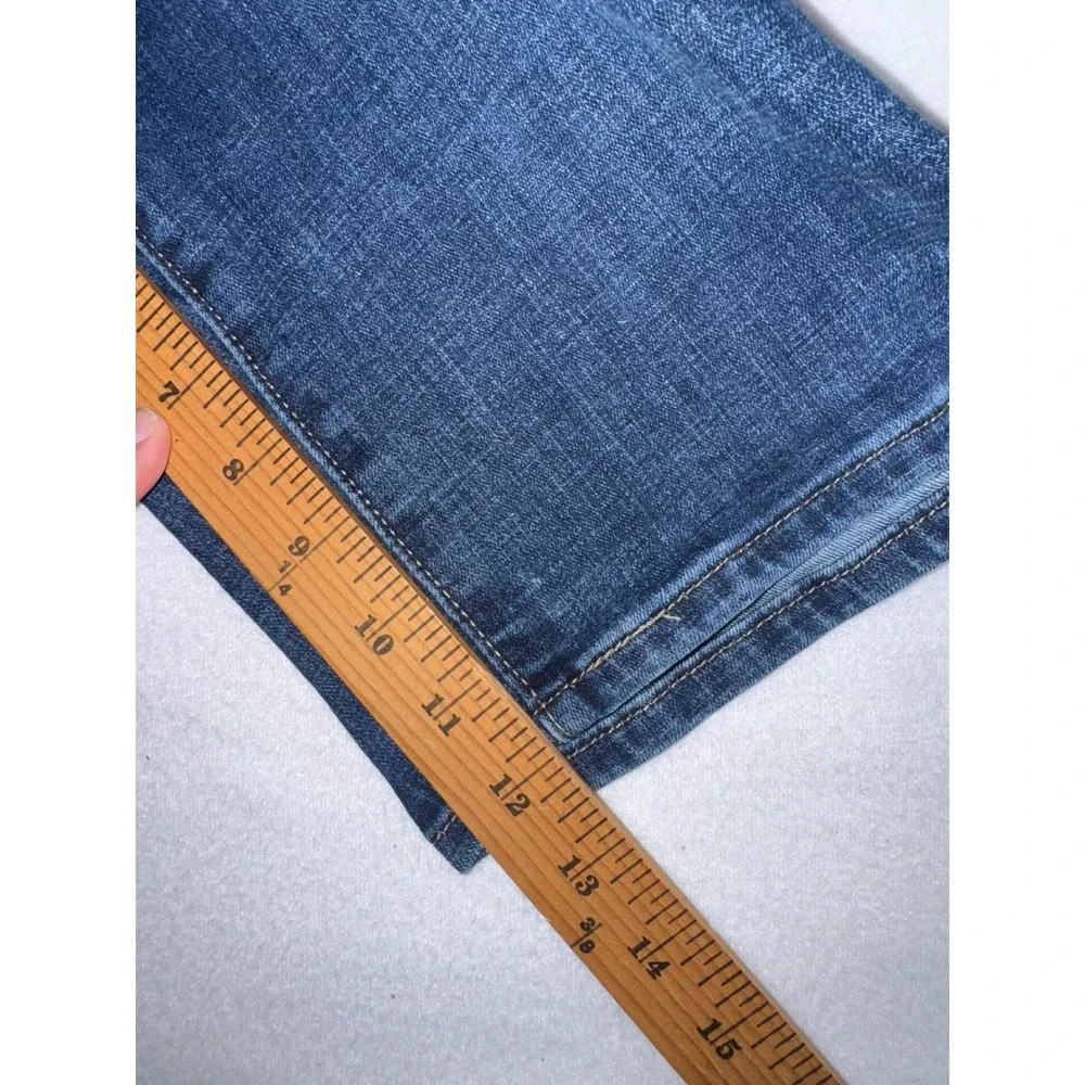 Classic Levi Strauss & Co Women Size 26 Denim Bermuda Shorts Indigo Blue Stretch