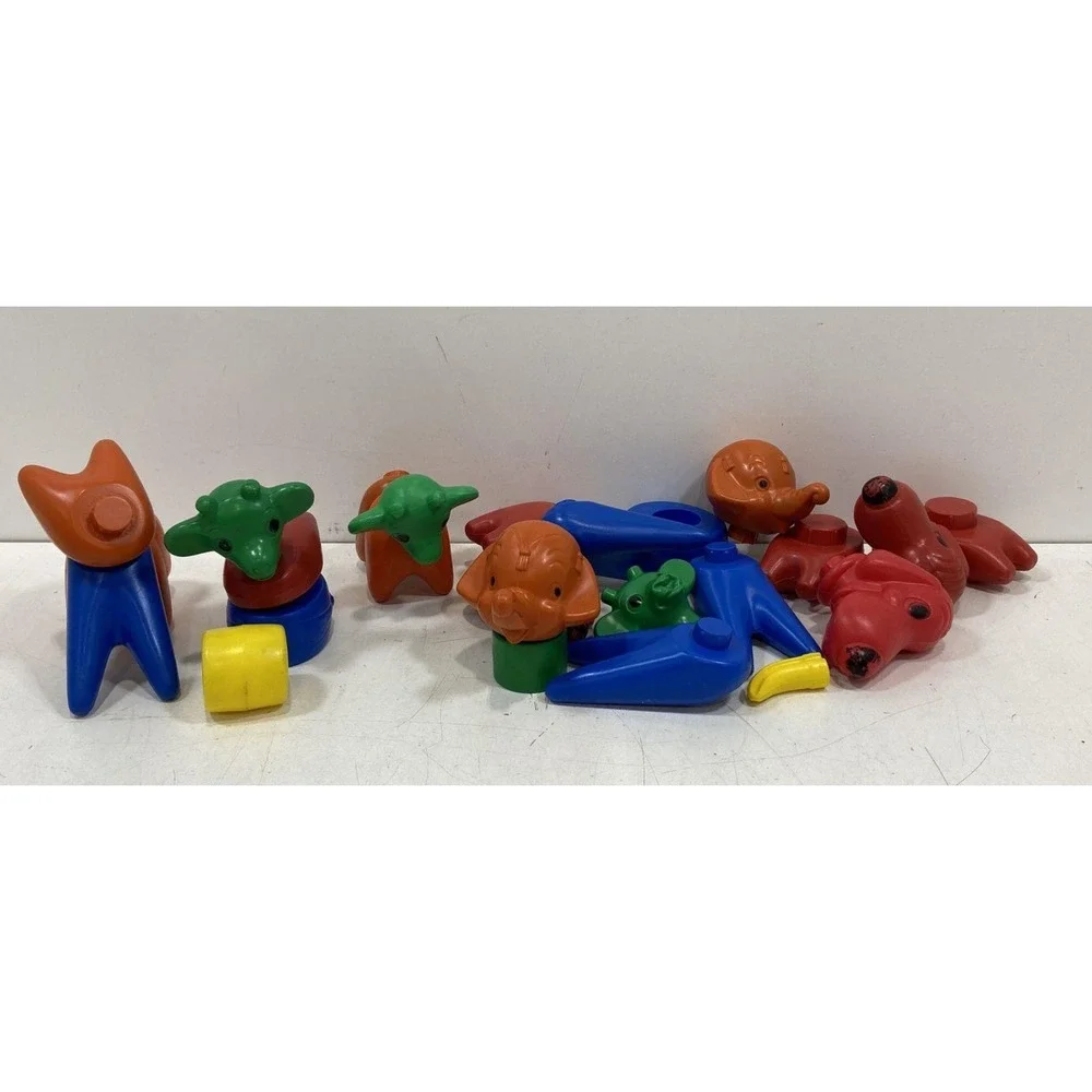 Vintage Tupperware 26 piece ZooIt Yourself Animal Building Toys Lot | 3 lb | USA