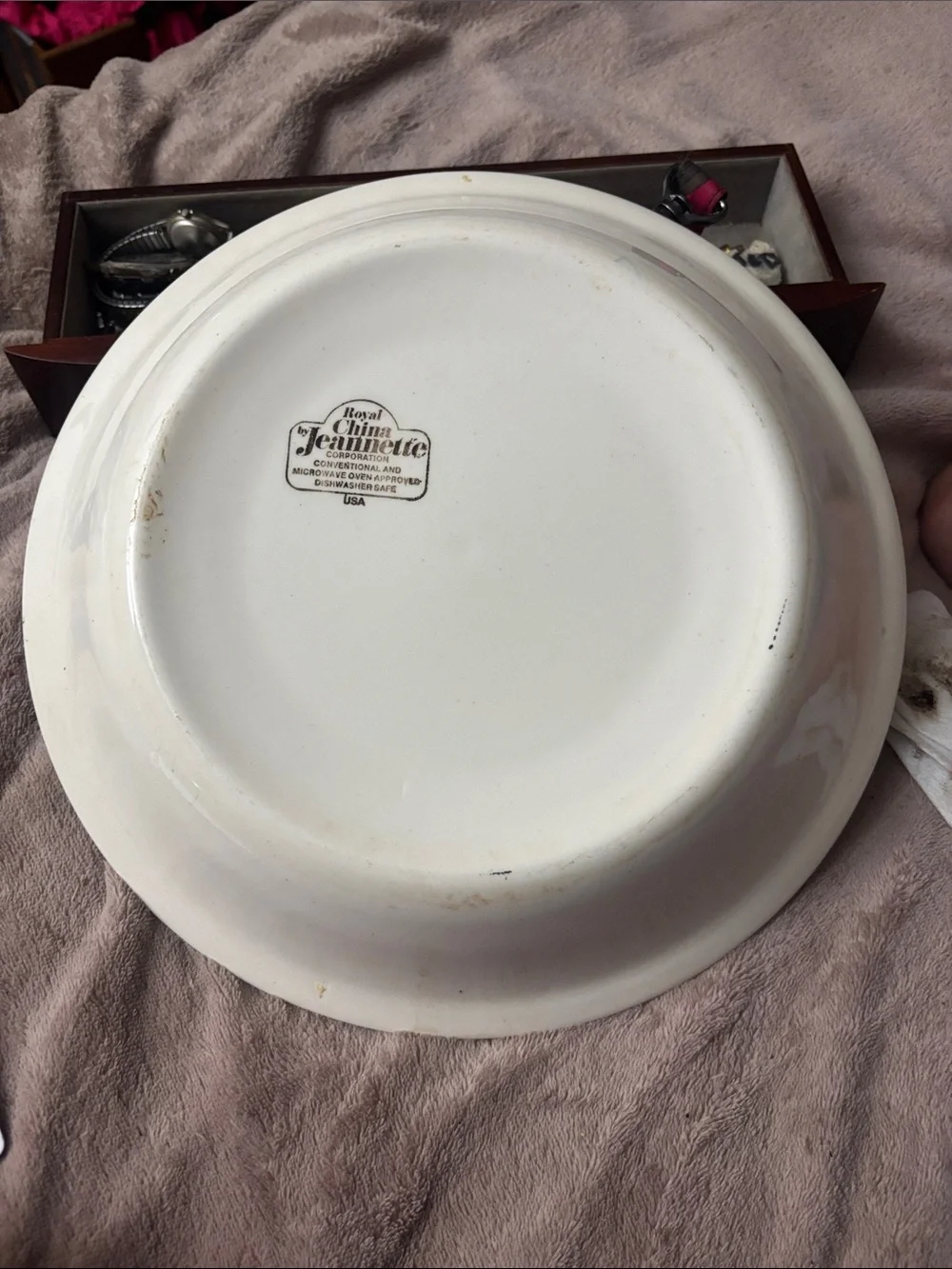 Royal china Jeannette illustration overflowing