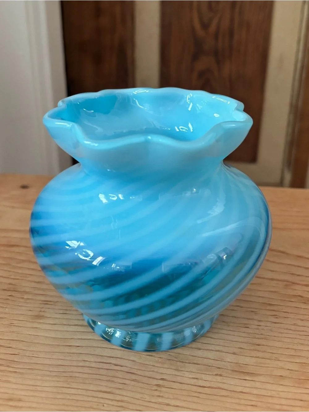 Vintage Fenton Opalescent Blue & Whitw Swirl Vase-Rippled Top-4.5”