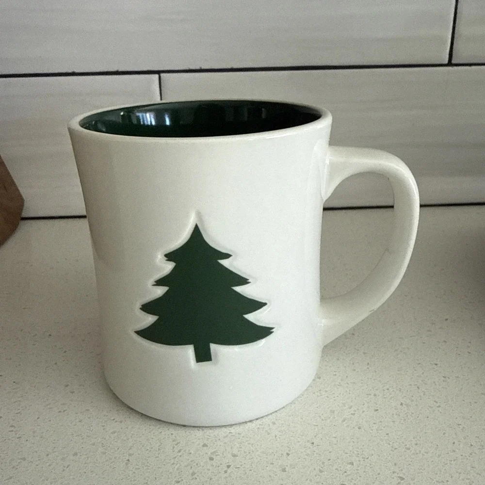 2008 Starbucks Mug Holiday Christmas Tree 12 Oz Mug White W/ Green Tree