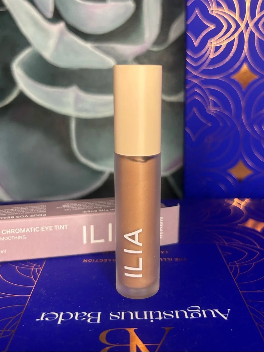 ILIA Chromatic Liquid Powder Eye Tint