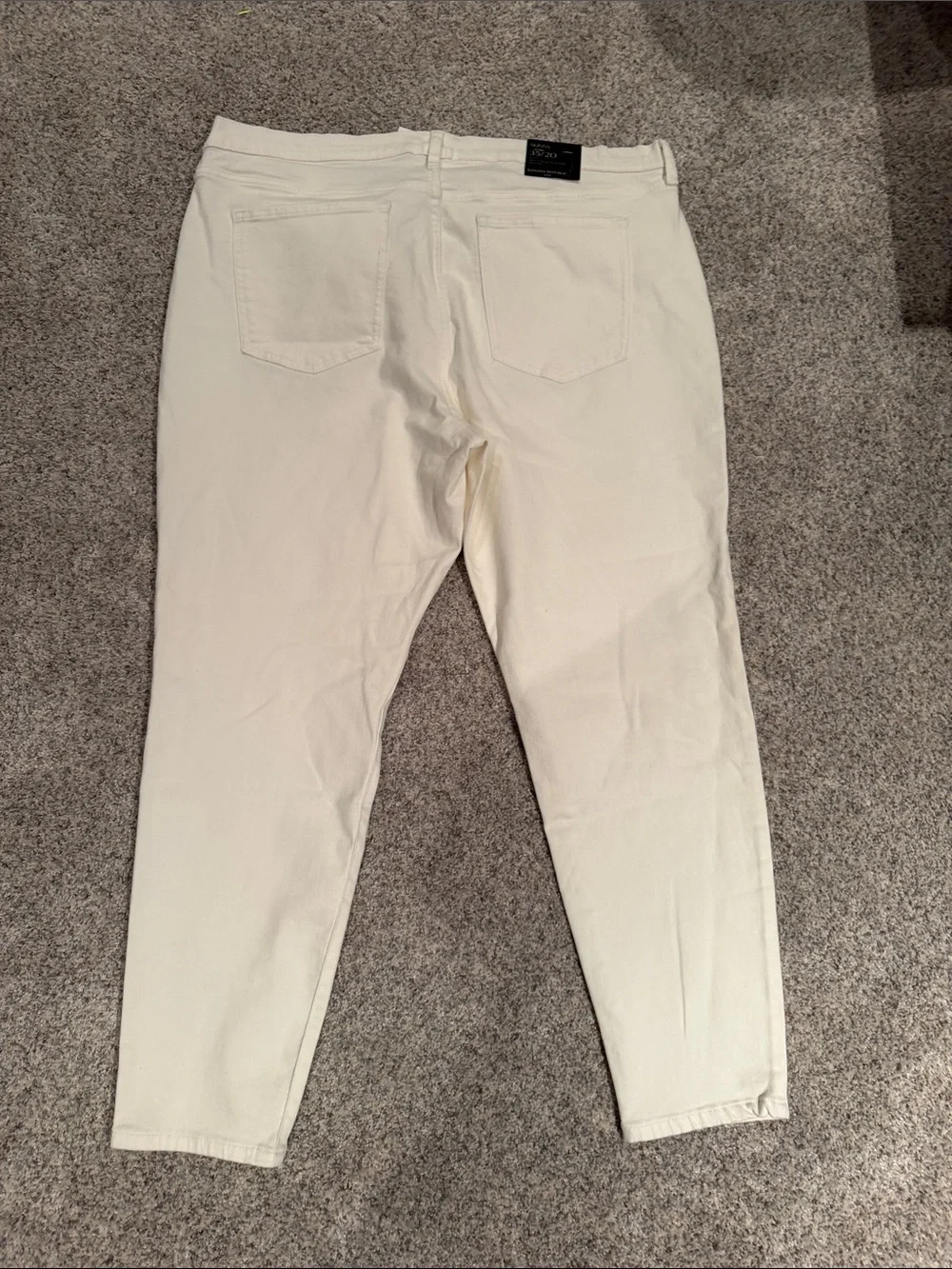 Banana Republic Women’s skinny fit denim jeans.