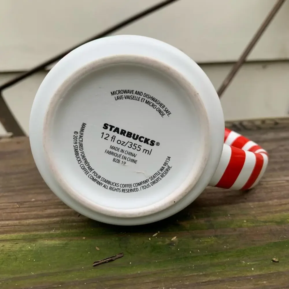 Starbucks 2019 Holiday coffee mug limited edition Holly and Peppermint Handle