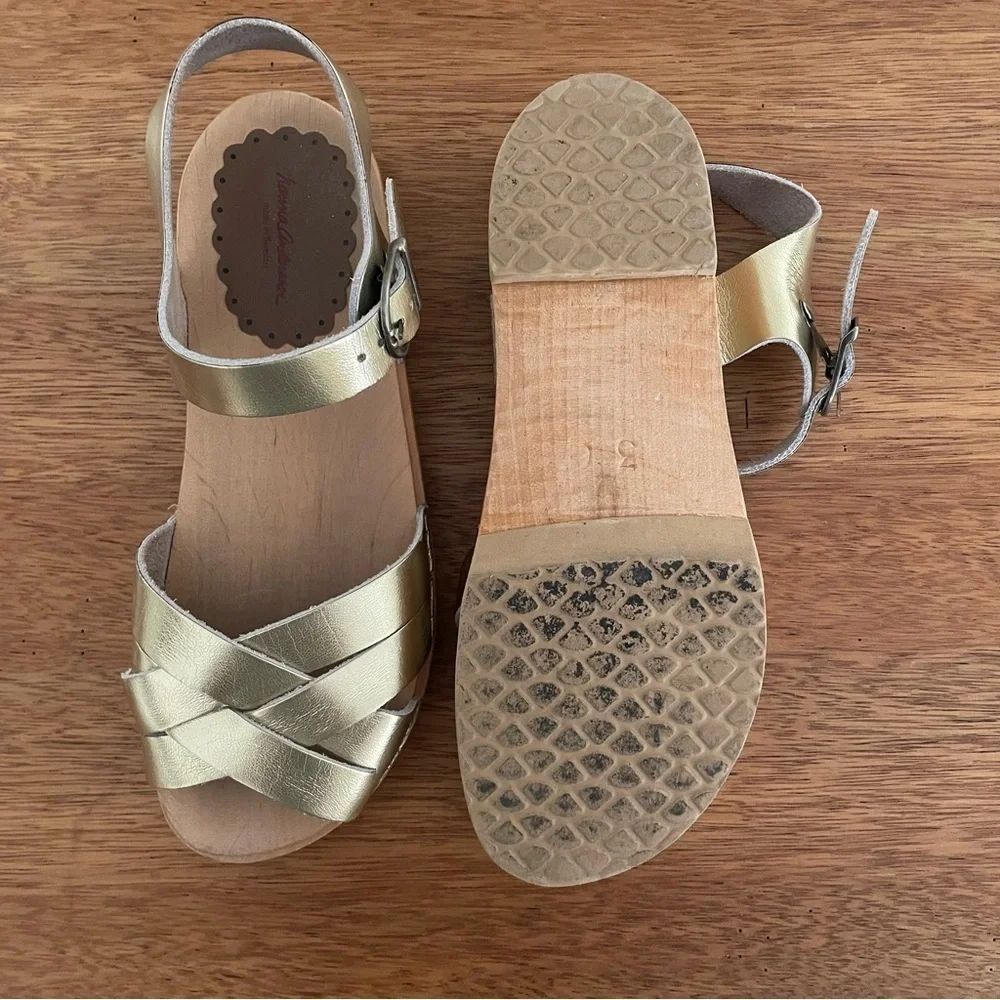 Hanna Andersson stylish gold