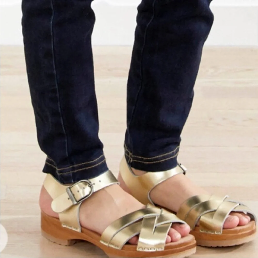 Hanna Andersson stylish gold