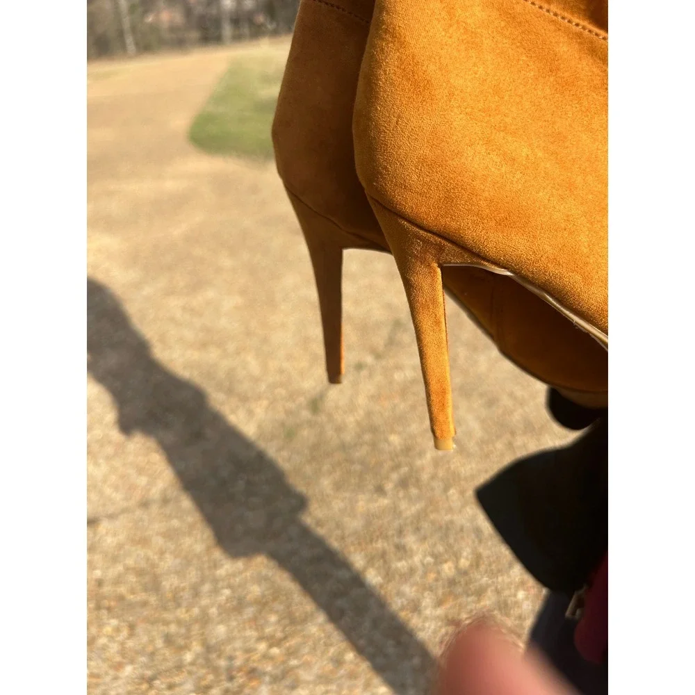Anne Michelle thigh high