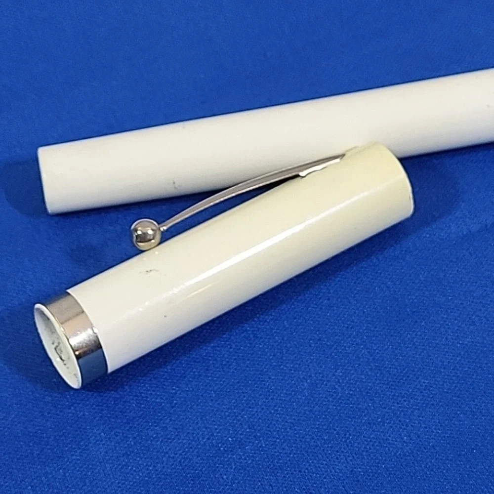 Vintage Mid Century Sheaffer No Nonsense Fountain Pen In‎ White Made In USA Flaw
