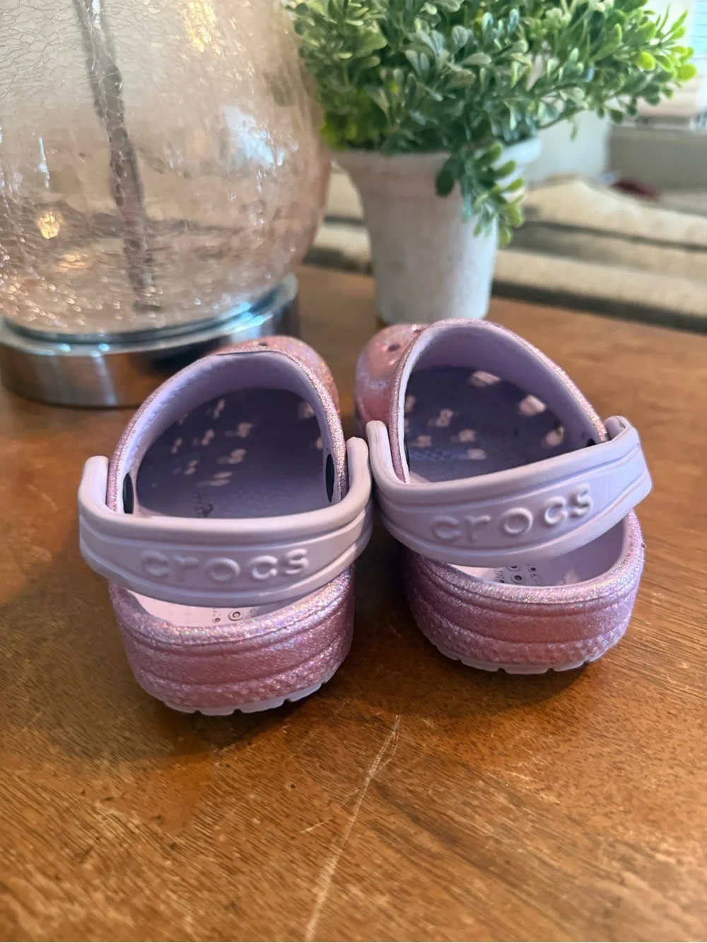 CROCS free eeuc