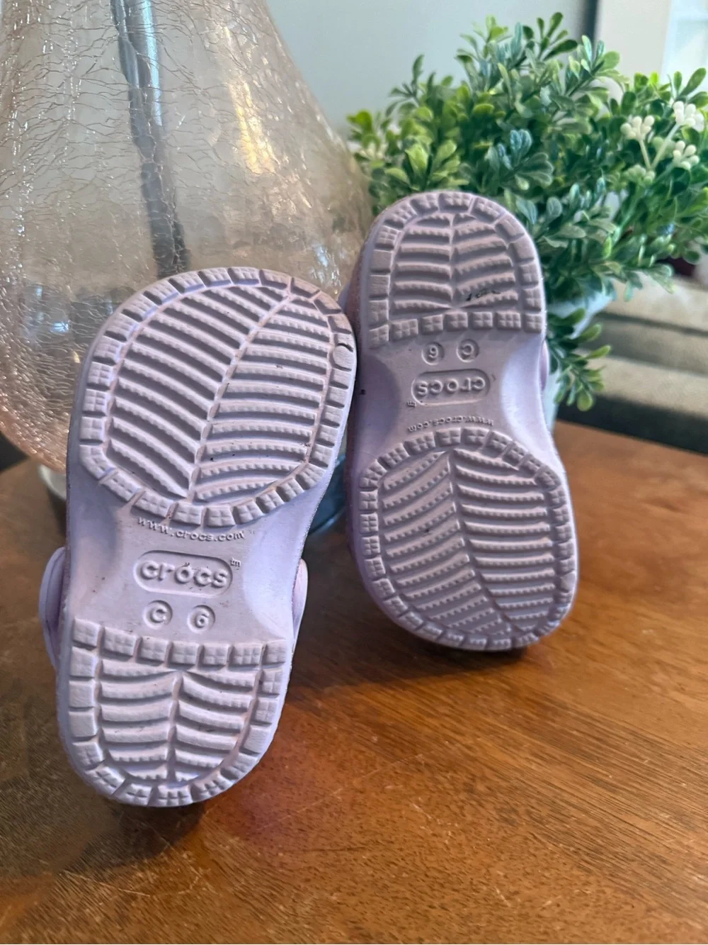 CROCS wear smoke home